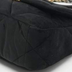 مملوكة مسبقًا حقيبة شانيل 19 قطيفة مبطنة سوداء صغيرة بقلاب