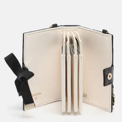 مملوكة مسبقًا حافظة بطاقات شانيل باريس-لي19م جلد مبطن أسود