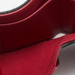 مملوكة مسبقًا محفظة شانيل 19 جلد مبطن أسود ثلاثية الطي