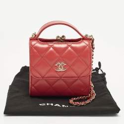 مملوكة مسبقًا Chanel Red Quilted Leather Kiss Lock Chain Clutch