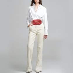 مملوكة مسبقًا حقيبة خصر شانيل CC جلد مبطن أحمر