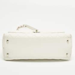 مملوكة مسبقًا حقيبة شانيل كوكو تقبضات جلد كافيار أبيض متوسطة يد علوي