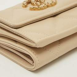 مملوكة مسبقًا Chanel 19 Beige Quilted Leather Trifold Wallet