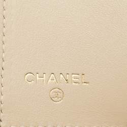 مملوكة مسبقًا Chanel 19 Beige Quilted Leather Trifold Wallet