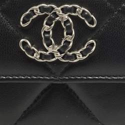 Pre Owned محفظة شانيل 19 جلد مبطن أسود ثلاثية الطي