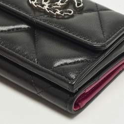 Pre Owned محفظة شانيل 19 جلد مبطن أسود ثلاثية الطي