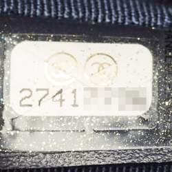 Pre Owned حقيبة شانيل Boy جلد مبطن كافيار أزرق حجم متوسط