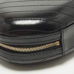 مملوكة مسبقًا Chanel La Pausa Black Chevron Leather Chain Clutch