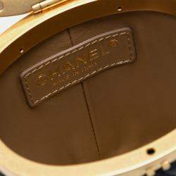 Pre Owned حقيبة صندوق التاج من جلد الحمل المبطن الصغيرة باللون الأسود من شانيل