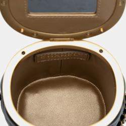 Pre Owned حقيبة صندوق التاج من جلد الحمل المبطن الصغيرة باللون الأسود من شانيل