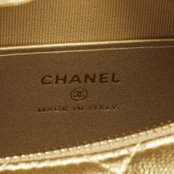 مملوكة مسبقًا Chanel CC Gold Quilted Caviar Leather Hobo