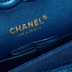 Pre Owned Chanel Iridescent Caviar Quilted Leather Medium Classic Double Flap Bag