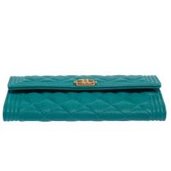 Pre Owned Chanel Aqua Blue Caviar Quilted Leather Boy Wallet