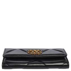 مملوكة مسبقًا Chanel Black Quilted Leather Chanel 19 Flap Wallet