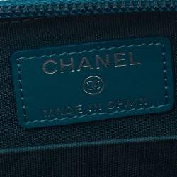 مملوكة مسبقًا Chanel Green Caviar Leather Zip Around Card Holder