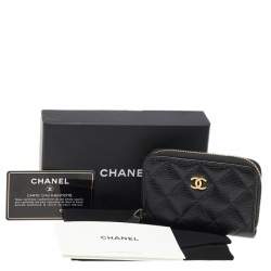 مملوكة مسبقًا Chanel Black Quilted Caviar Leather CC Logo Coin Zip Around Wallet