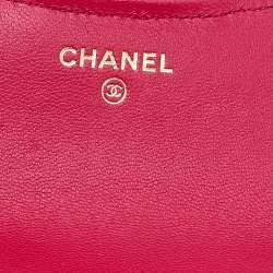 Pre Owned محفظة عملات شانيل CC جلد مبطن فوشيا بقلاب وسلسلة 
