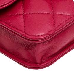 Pre Owned محفظة عملات شانيل CC جلد مبطن فوشيا بقلاب وسلسلة 