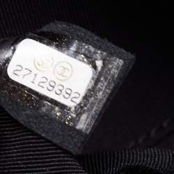 مملوكة مسبقًا حقيبة شانيل ايليمنتري شيك لوريكس وجلد مبطن أسود بقلاب