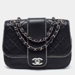 مملوكة مسبقًا حقيبة شانيل ايليمنتري شيك لوريكس وجلد مبطن أسود بقلاب