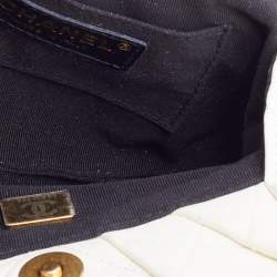 مملوكة مسبقًا Chanel White Quilted Leather Pearl Crown Clutch Bag