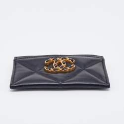 مملوكة مسبقًا Chanel Black Quilted Leather CC Card Holder