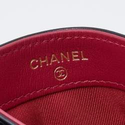 مملوكة مسبقًا Chanel Black Quilted Leather CC Card Holder