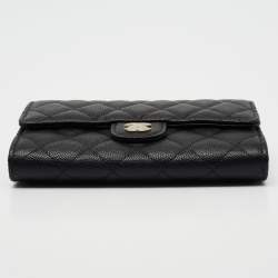 مملوكة مسبقًا Chanel Black Quilted Leather CC Flap Wallet
