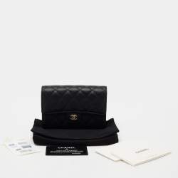 مملوكة مسبقًا Chanel Black Quilted Leather CC Flap Wallet