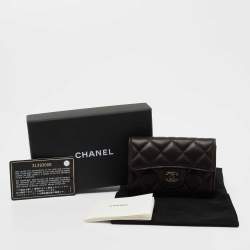 مملوكة مسبقًا Chanel Dark Brown Quilted Leather CC Classic Flap Card Case