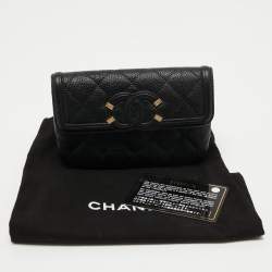 مملوكة مسبقًا Chanel Black Quilted Caviar Leather Boy Flap Wallet