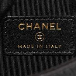 مملوكة مسبقًا Chanel Black Quilted Caviar Leather Boy Flap Wallet