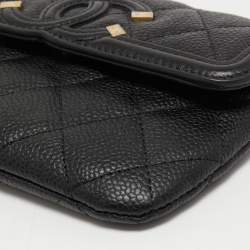 مملوكة مسبقًا Chanel Black Quilted Caviar Leather Boy Flap Wallet