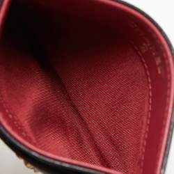 مملوكة مسبقًا Chanel Black Quilted Leather Chanel 19 Card Holder