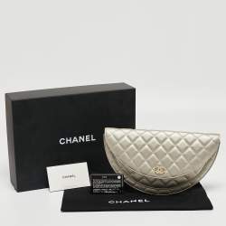 Pre Owned Chanel Metallic Light Gold Quilted Leather Flap Clutch