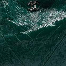 Pre Owned Chanel Green Crumpled Patent Leather Droplet Bag