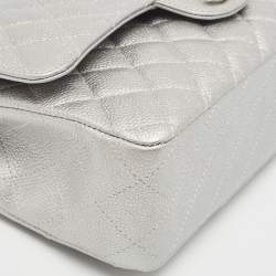 Pre Owned Chanel Silver Quilted Caviar Leather Medium Classic Double Flap Bag