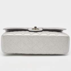 Pre Owned Chanel Silver Quilted Caviar Leather Medium Classic Double Flap Bag