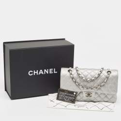 Pre Owned Chanel Silver Quilted Caviar Leather Medium Classic Double Flap Bag