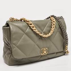Pre Owned Chanel Fatigue Green Quilted Leather Maxi 19 Shoulder Bag