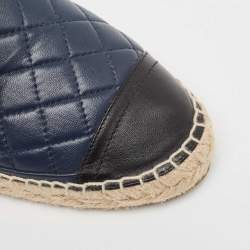 Chanel Navy Blue/Black Quilted Leather CC Chain Detail Espadrille Flats Size 39