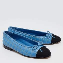Pre Owned Chanel Blue/Black Quilted Leather and Canvas CC Cap Toe Bow Ballet Flats Size 39