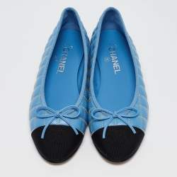 Pre Owned Chanel Blue/Black Quilted Leather and Canvas CC Cap Toe Bow Ballet Flats Size 39