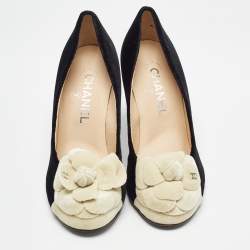 Pre Owned Chanel Black/Cream Velvet CC Camelia Pumps Size 36