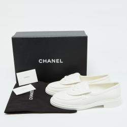 Pre Owned Chanel White Quilted Leather CC Turnlock Loafers Size 37.5
