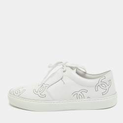 Pre Owned Chanel White Leather CC  Lace Up Sneakers Size 38