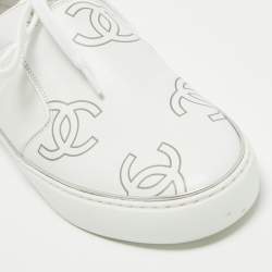 Pre Owned Chanel White Leather CC  Lace Up Sneakers Size 38