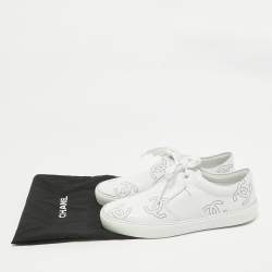 Pre Owned Chanel White Leather CC  Lace Up Sneakers Size 38