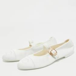 Pre Owned Chanel White Canvas CC Ballet Flats Size 38