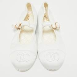 Pre Owned Chanel White Canvas CC Ballet Flats Size 38